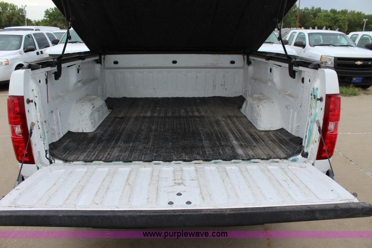 image for item J5780 2008 Chevrolet Silverado 1500 Ext. Cab pickup truck