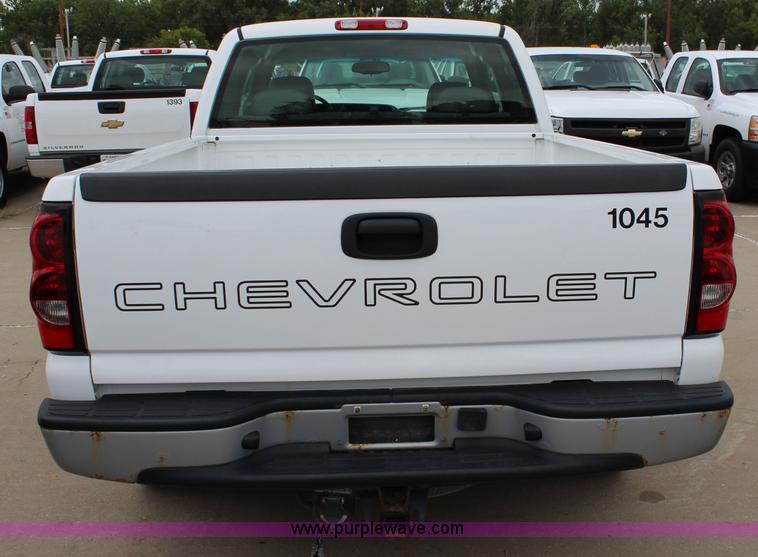 image for item J5781 2005 Chevrolet Silverado 1500 Ext. Cab pickup truck