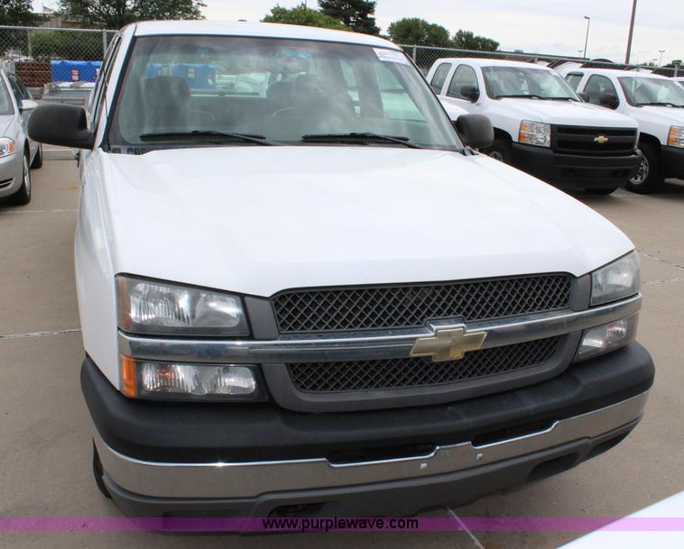 image for item J5781 2005 Chevrolet Silverado 1500 Ext. Cab pickup truck