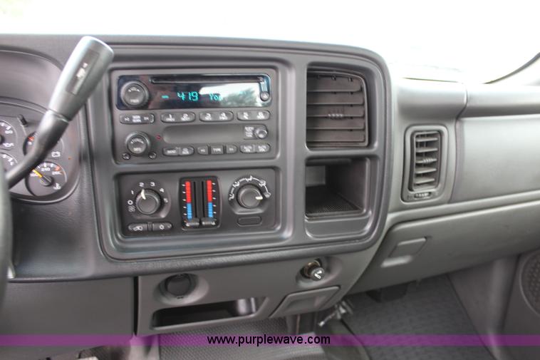 image for item J5781 2005 Chevrolet Silverado 1500 Ext. Cab pickup truck