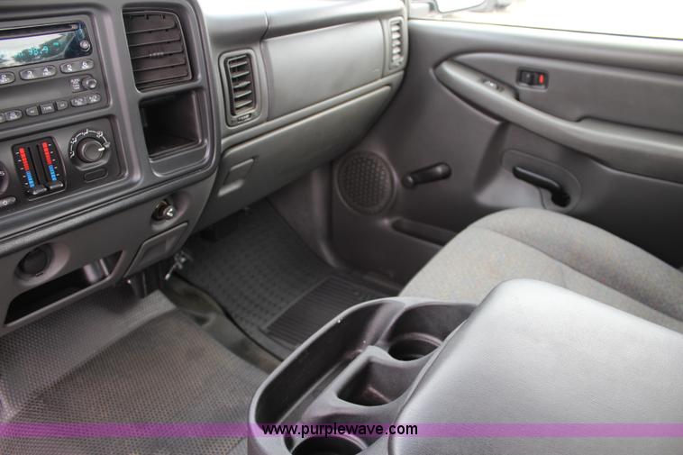 image for item J5781 2005 Chevrolet Silverado 1500 Ext. Cab pickup truck