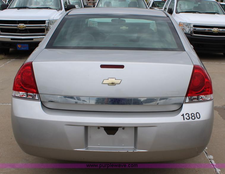 image for item J5782 2008 Chevrolet Impala LS