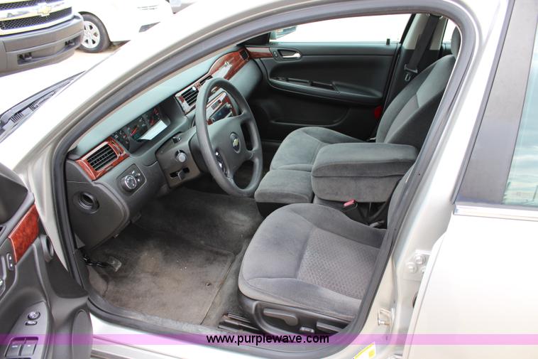 image for item J5782 2008 Chevrolet Impala LS