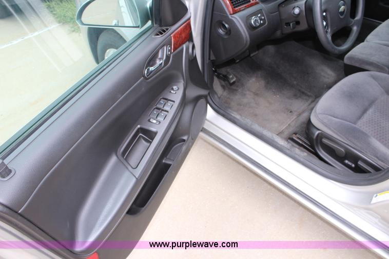 image for item J5782 2008 Chevrolet Impala LS