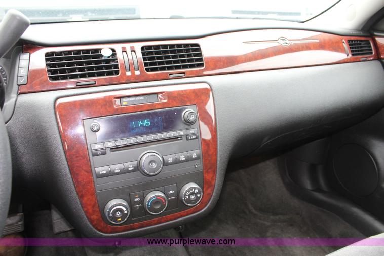 image for item J5782 2008 Chevrolet Impala LS