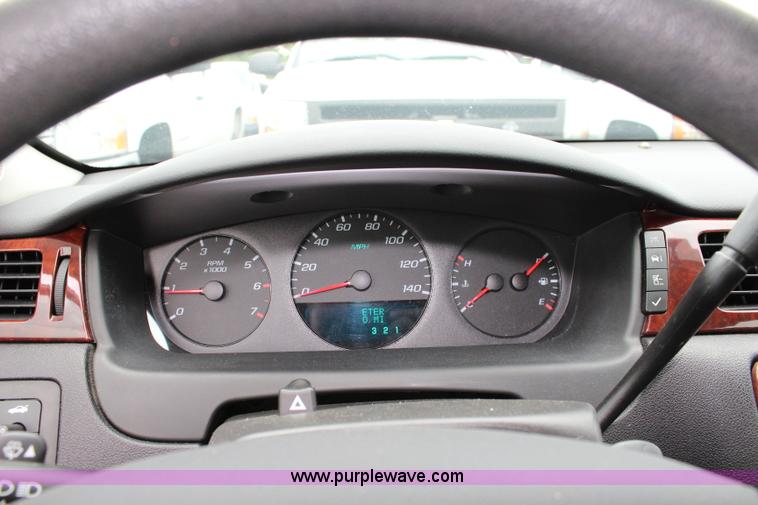 image for item J5782 2008 Chevrolet Impala LS