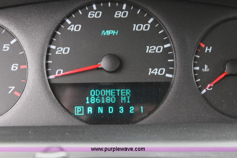 image for item J5782 2008 Chevrolet Impala LS