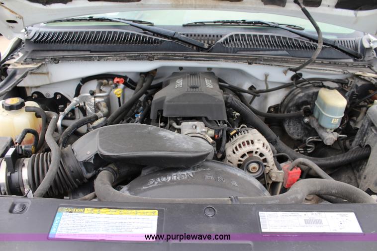 image for item J5783 2000 Chevrolet Silverado 1500 pickup truck