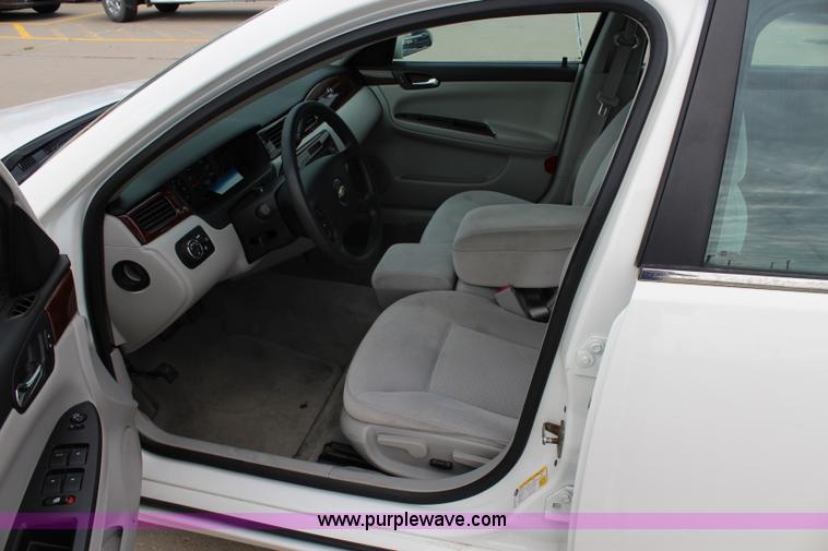 image for item J5786 2008 Chevrolet Impala LS