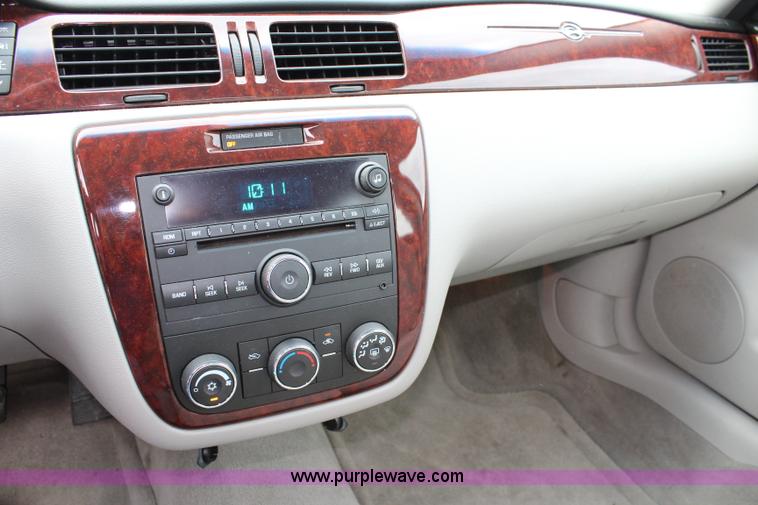 image for item J5786 2008 Chevrolet Impala LS