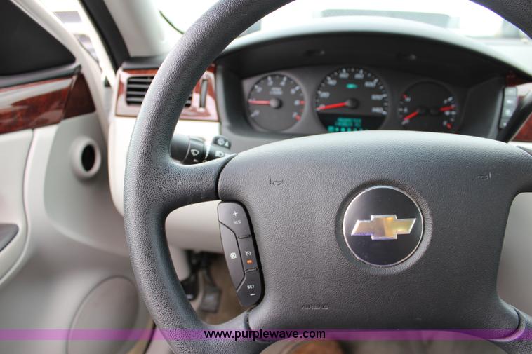 image for item J5786 2008 Chevrolet Impala LS
