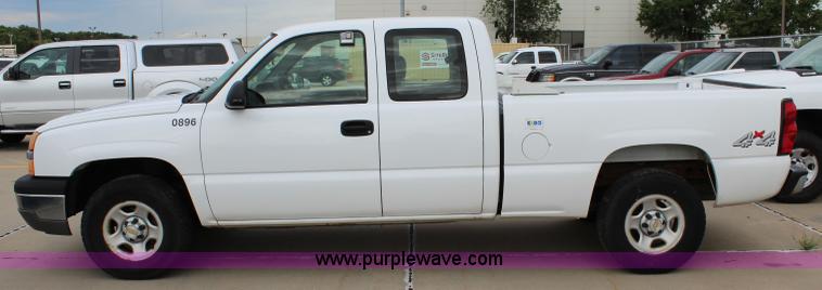 image for item J5787 2004 Chevrolet Silverado 1500 Ext. Cab pickup truck