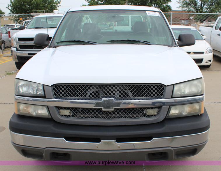 image for item J5787 2004 Chevrolet Silverado 1500 Ext. Cab pickup truck