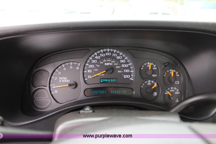 image for item J5787 2004 Chevrolet Silverado 1500 Ext. Cab pickup truck