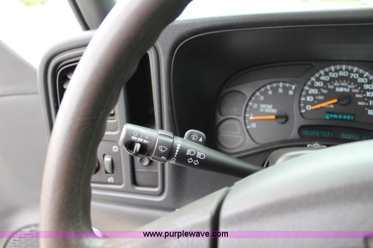 image for item J5787 2004 Chevrolet Silverado 1500 Ext. Cab pickup truck