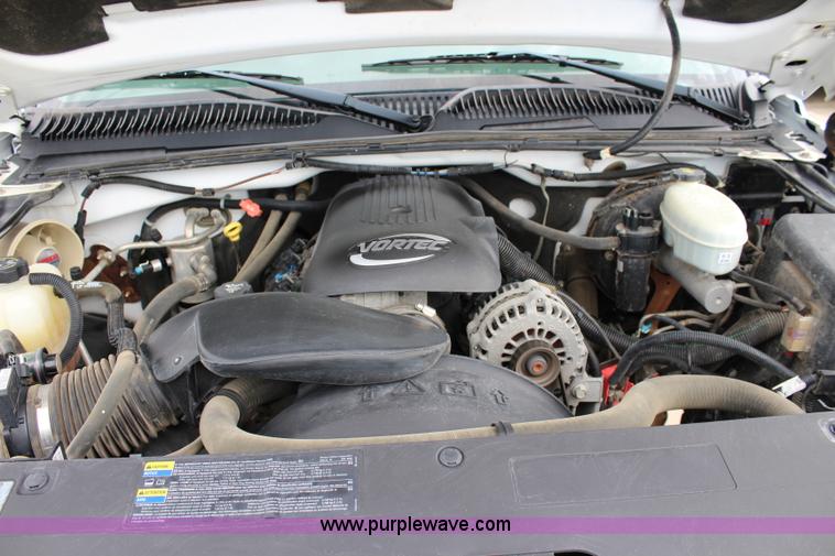 image for item J5787 2004 Chevrolet Silverado 1500 Ext. Cab pickup truck