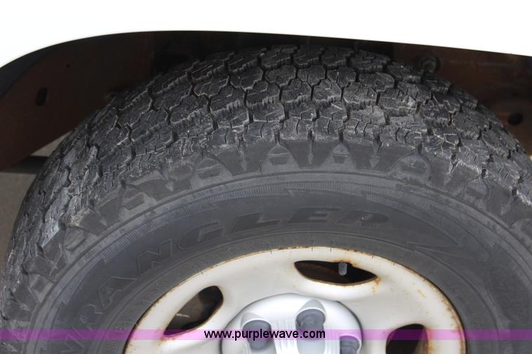 image for item J5787 2004 Chevrolet Silverado 1500 Ext. Cab pickup truck