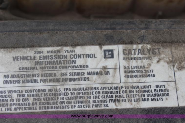 image for item J5789 2004 Chevrolet Silverado 1500 pickup truck