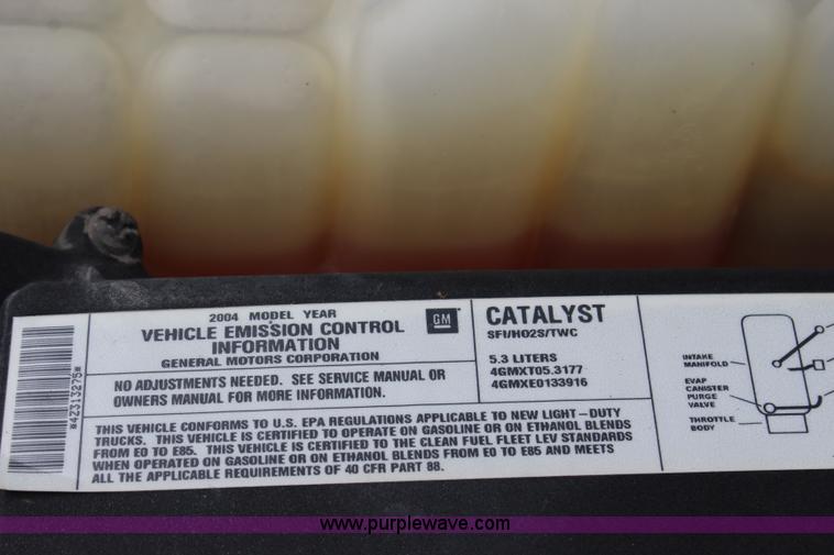 image for item J5790 2004 Chevrolet Silverado 1500 pickup truck