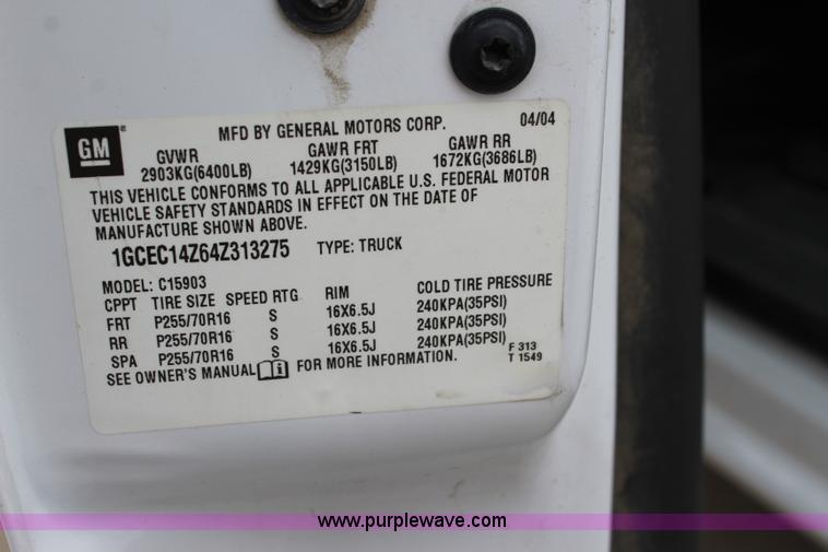 image for item J5790 2004 Chevrolet Silverado 1500 pickup truck