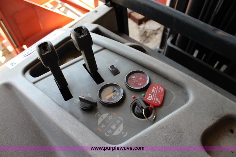 image for item J5822 Crown RC3000 forklift