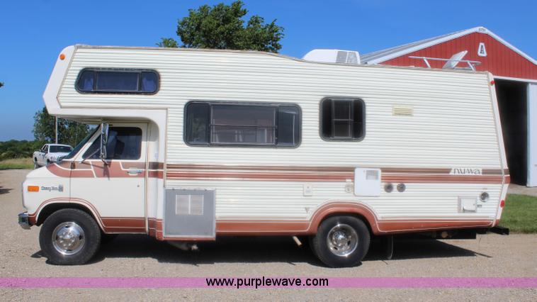 image for item J5831 1981 Chevrolet G30 RV