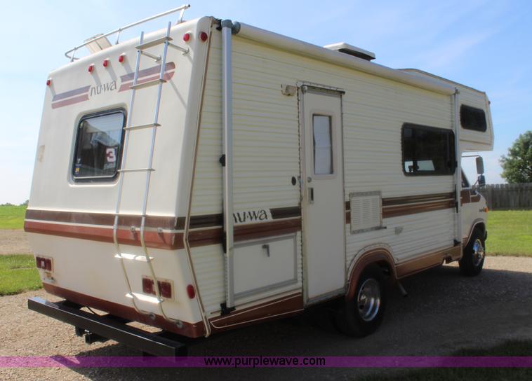 image for item J5831 1981 Chevrolet G30 RV