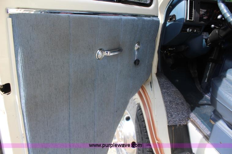 image for item J5831 1981 Chevrolet G30 RV