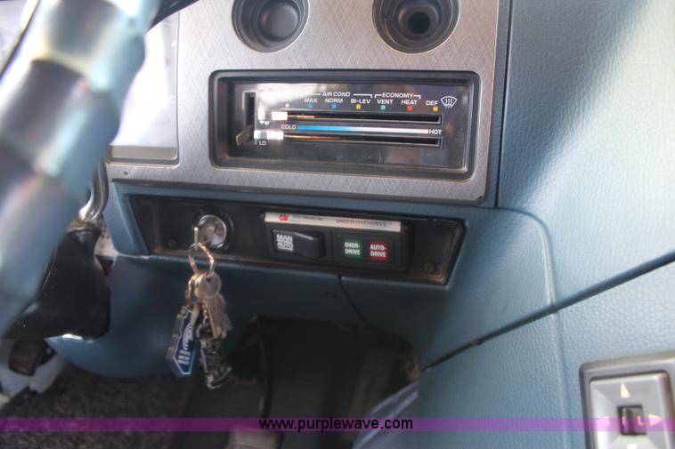 image for item J5831 1981 Chevrolet G30 RV