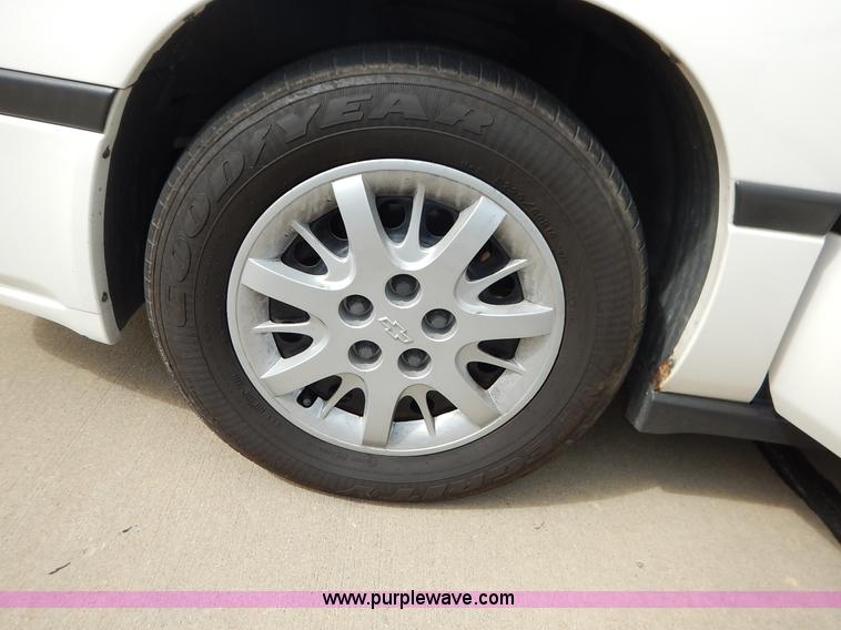 image for item J6454 2001 Chevrolet Impala