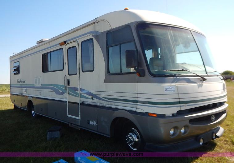 image for item J6474 1995 Fleetwood Pace Arrow RV