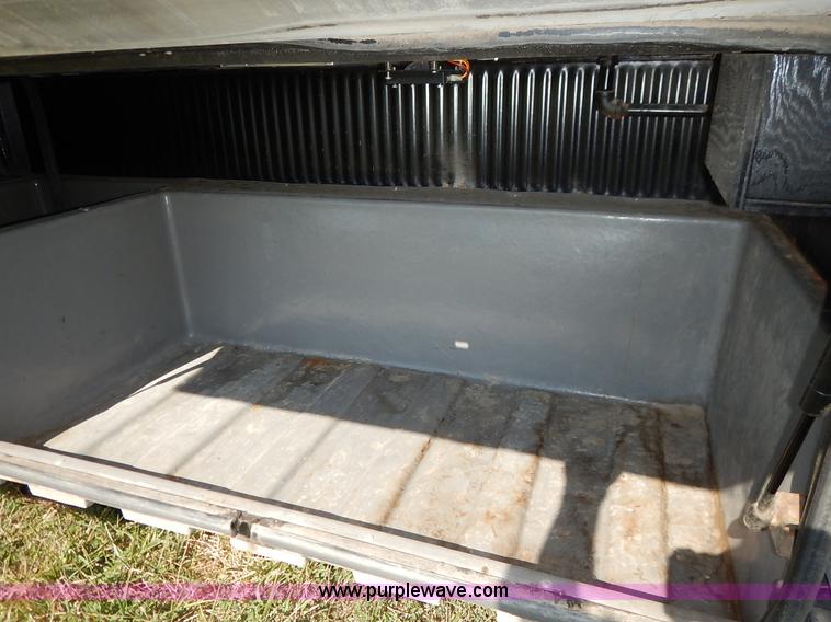 image for item J6474 1995 Fleetwood Pace Arrow RV