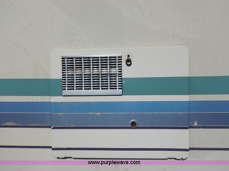 image for item J6474 1995 Fleetwood Pace Arrow RV