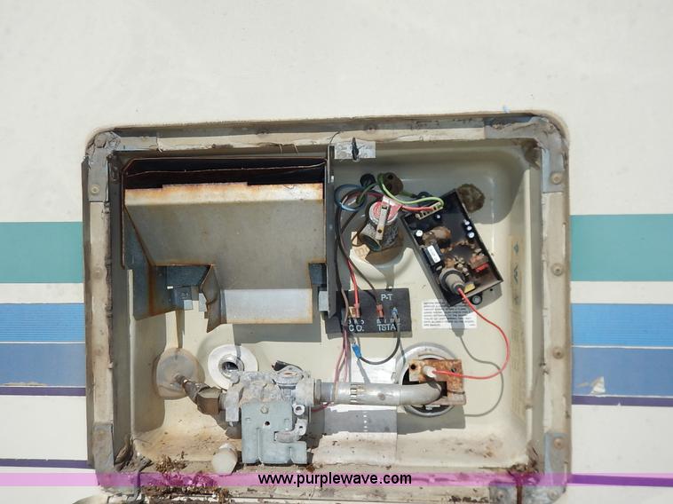 image for item J6474 1995 Fleetwood Pace Arrow RV