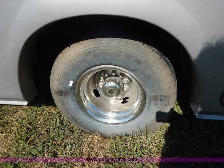 image for item J6474 1995 Fleetwood Pace Arrow RV