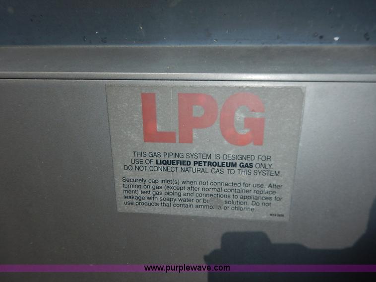 image for item J6474 1995 Fleetwood Pace Arrow RV