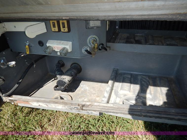 image for item J6474 1995 Fleetwood Pace Arrow RV