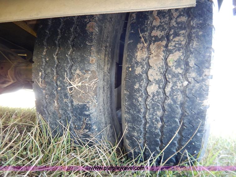 image for item J6474 1995 Fleetwood Pace Arrow RV