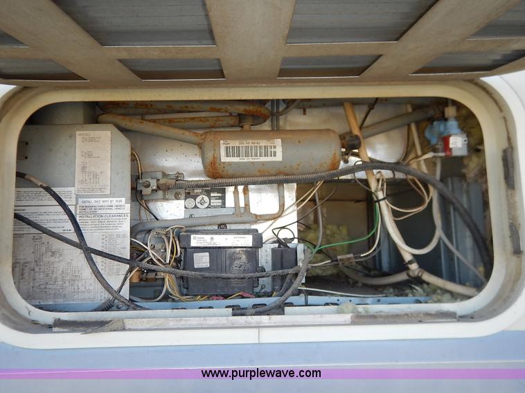 image for item J6474 1995 Fleetwood Pace Arrow RV