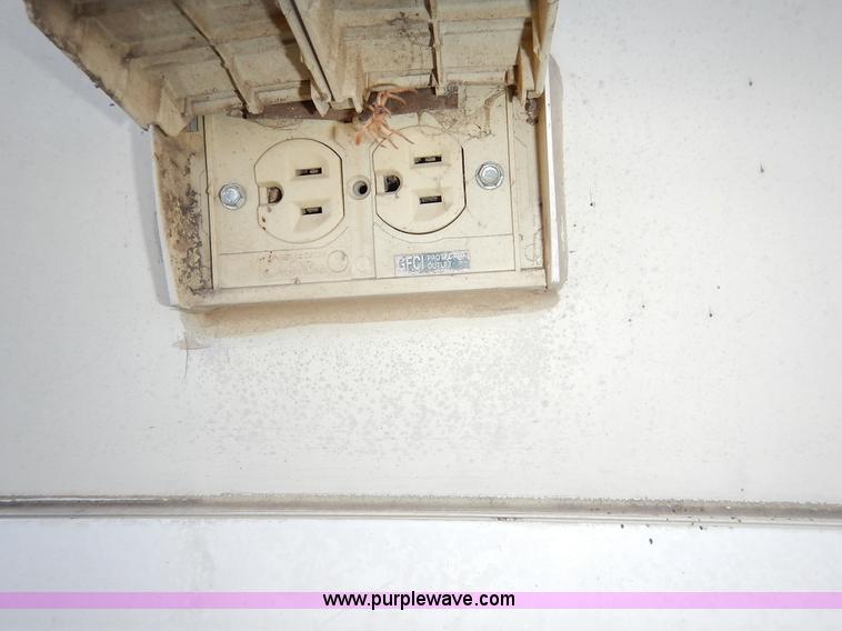 image for item J6474 1995 Fleetwood Pace Arrow RV