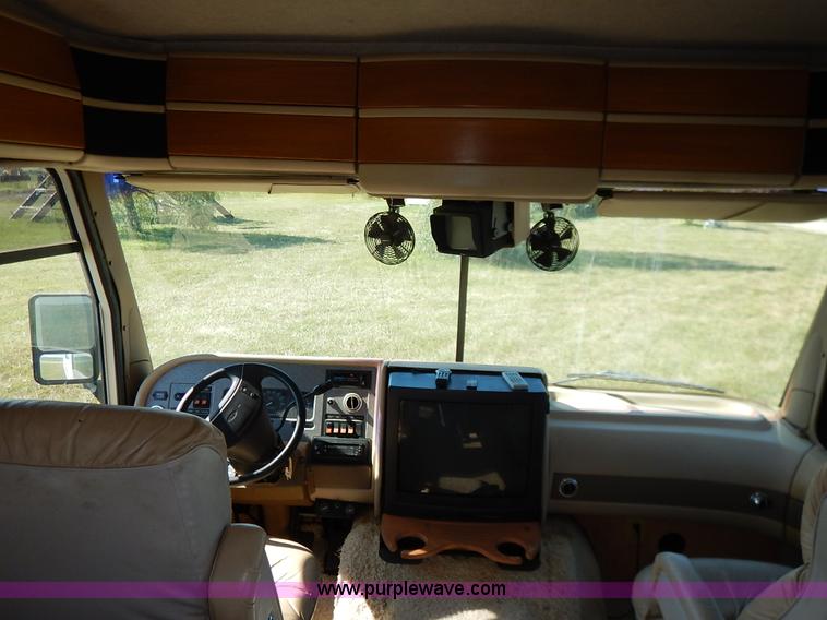 image for item J6474 1995 Fleetwood Pace Arrow RV