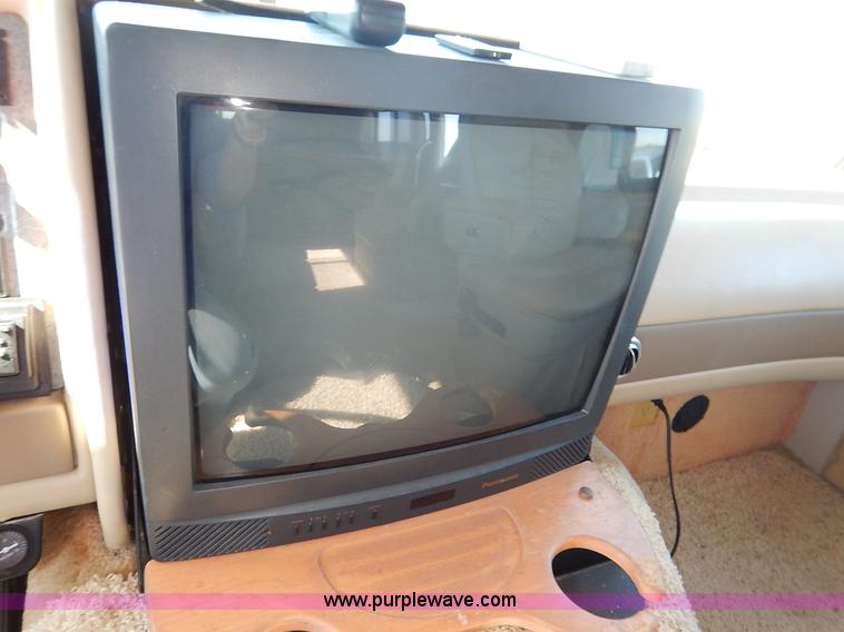 image for item J6474 1995 Fleetwood Pace Arrow RV