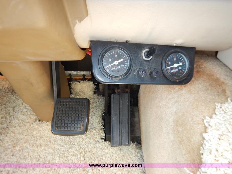 image for item J6474 1995 Fleetwood Pace Arrow RV