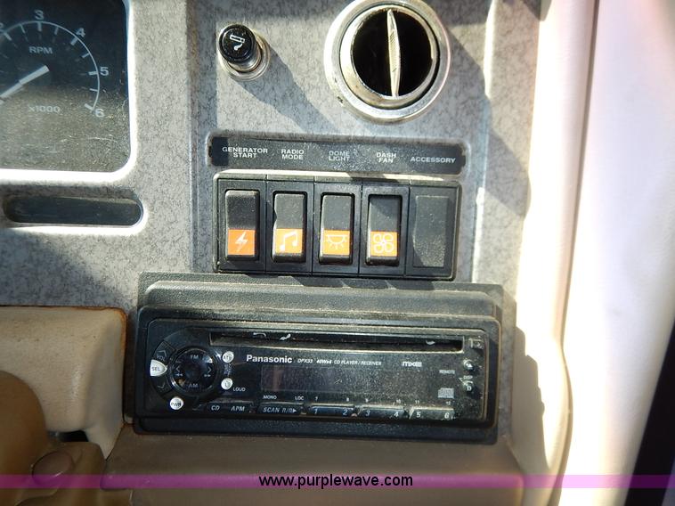 image for item J6474 1995 Fleetwood Pace Arrow RV