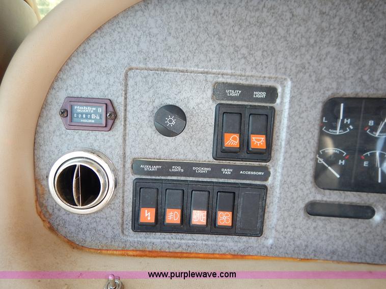 image for item J6474 1995 Fleetwood Pace Arrow RV