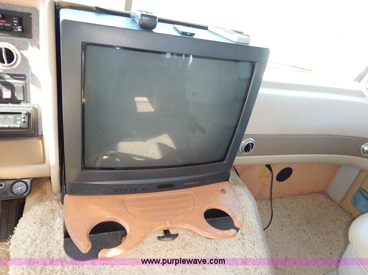 image for item J6474 1995 Fleetwood Pace Arrow RV