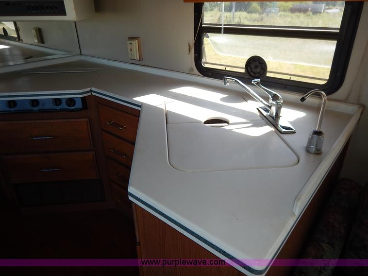 image for item J6474 1995 Fleetwood Pace Arrow RV