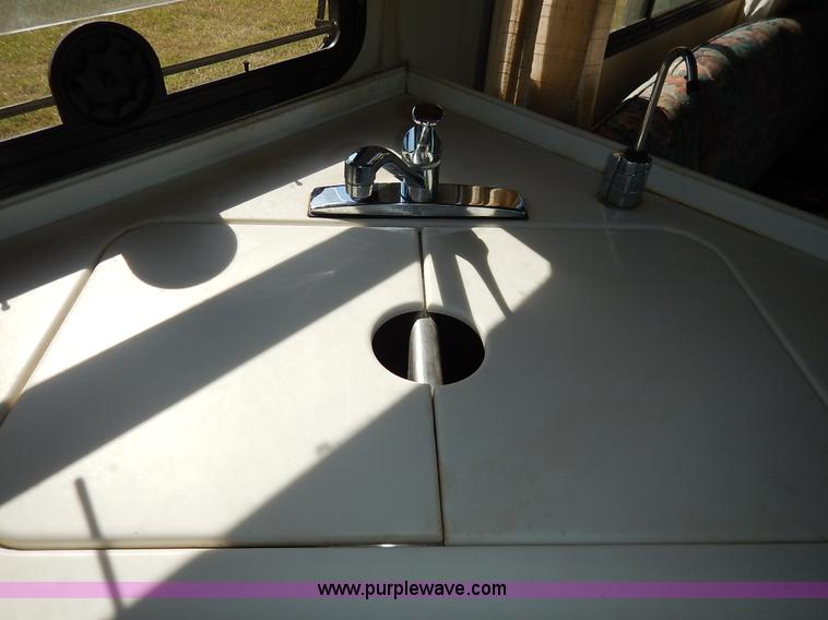 image for item J6474 1995 Fleetwood Pace Arrow RV