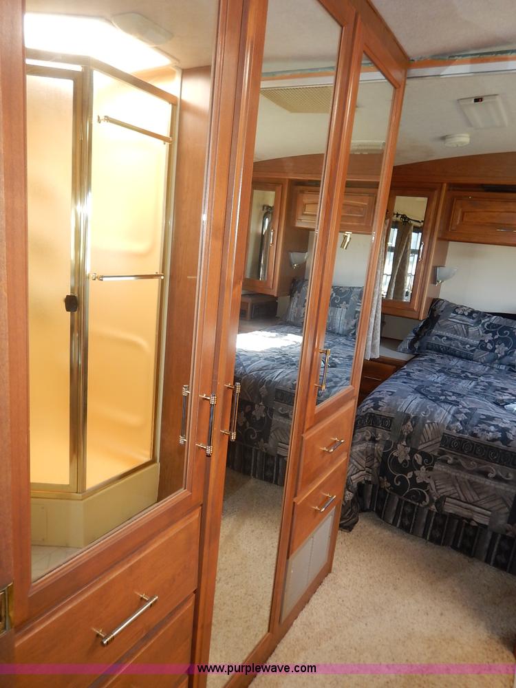 image for item J6474 1995 Fleetwood Pace Arrow RV