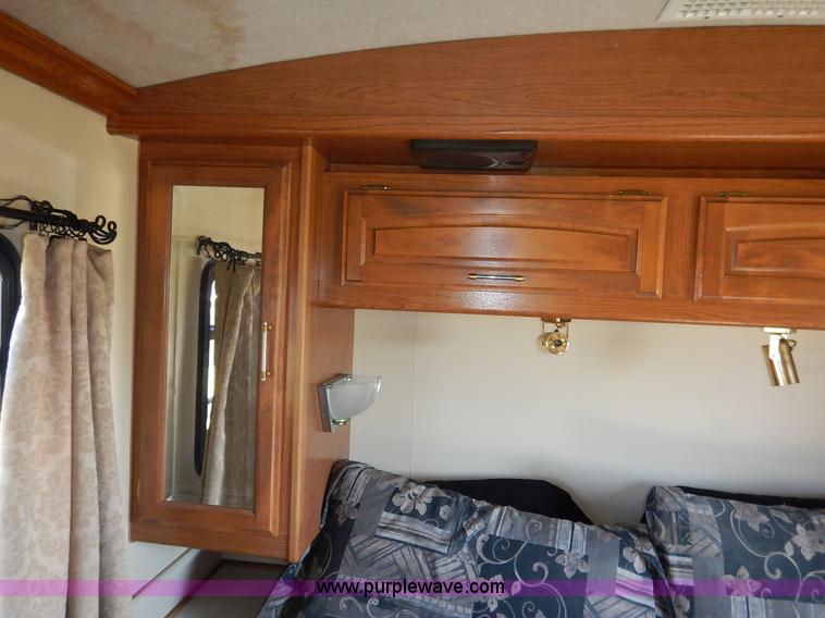 image for item J6474 1995 Fleetwood Pace Arrow RV